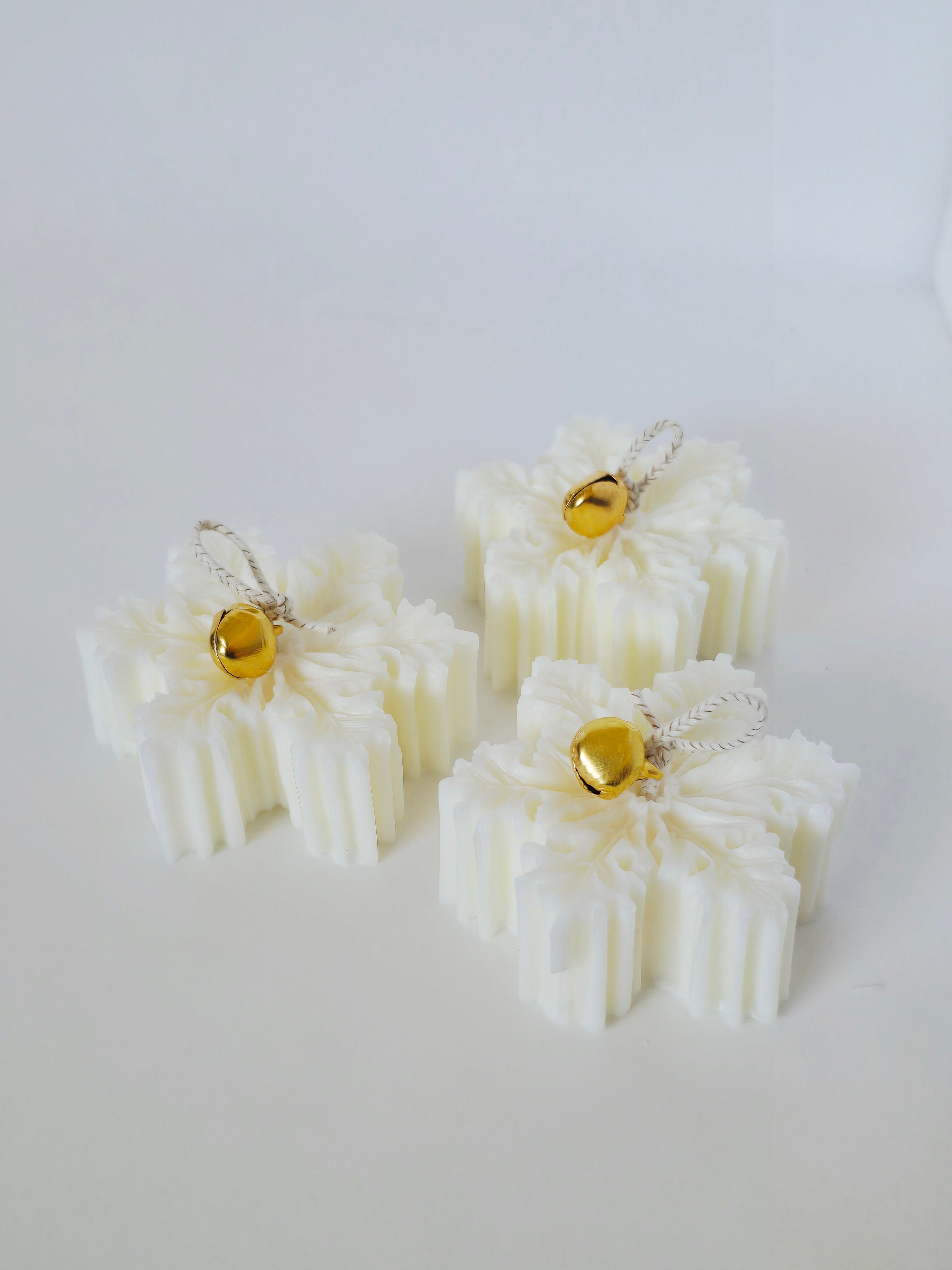 Schneeflockenkerze (mit Glöckchen)